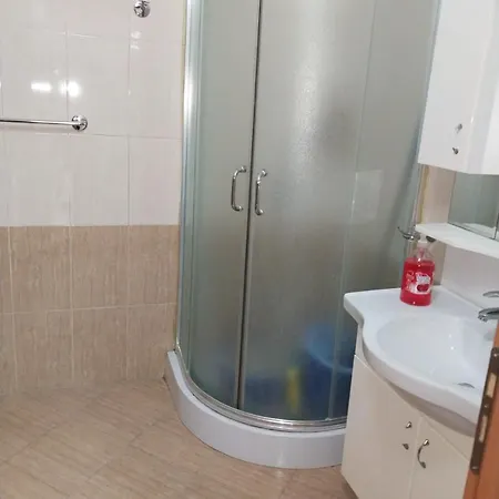 Apartament Me Qira Tek Pallati I Sportit
