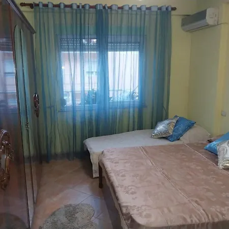 Apartament Me Qira Tek Pallati I Sportit Appartamento *